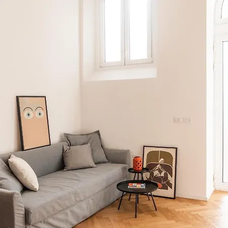Apartment Dom1872 Trieste