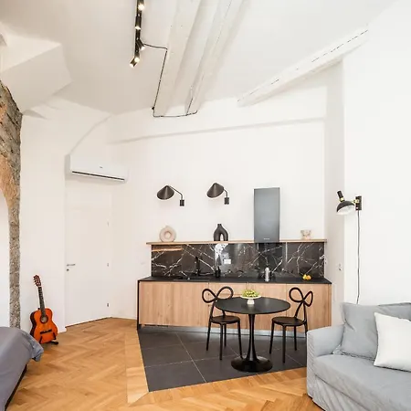 Dom1872 Apartment